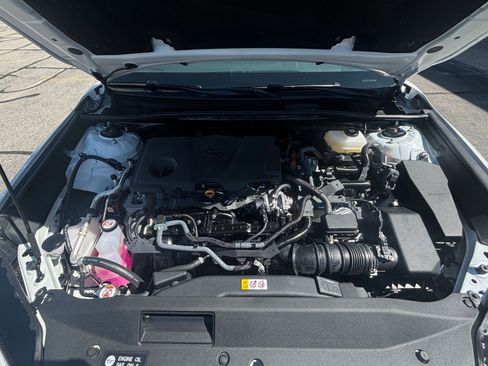 Used 2025 Toyota Camry SE image 32