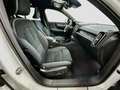 Used 2023 Volvo XC40 Recharge Plus AWD/4WD image 33