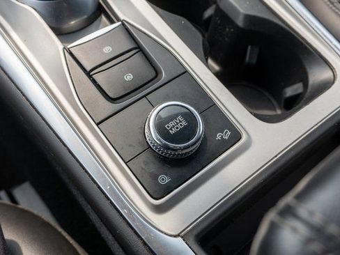 Used 2023 Ford Explorer XLT w/ Equipment Group 202A AWD/4WD image 30