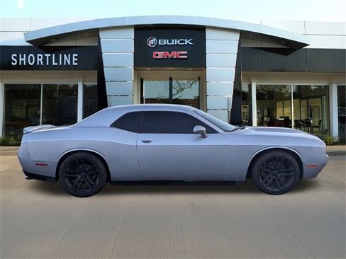 Used 2020 Dodge Challenger R/T image 2