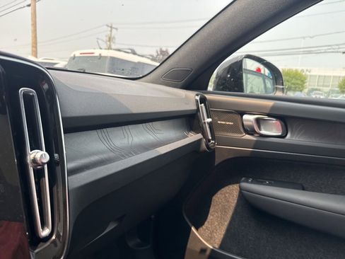 Used 2023 Volvo C40 P8 Recharge Ultimate image 46