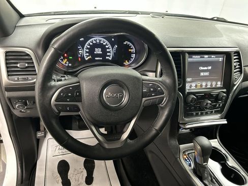 Used 2018 Jeep Grand Cherokee Altitude image 4