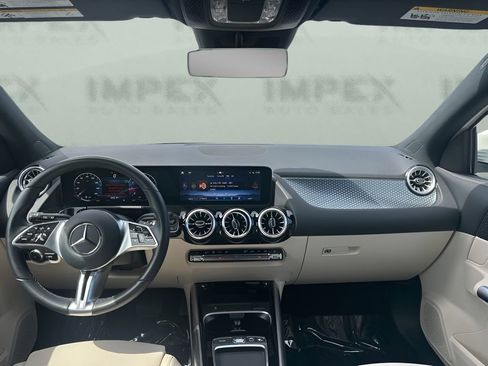 Used 2025 Mercedes-Benz GLA 250 image 13
