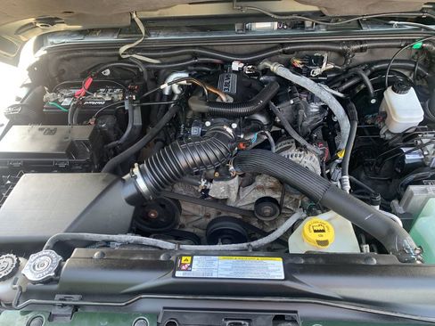 Used 2010 Jeep Wrangler Sahara w/ Dual Top Group AWD/4WD image 22