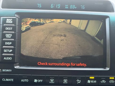 Used 2011 Toyota Land Cruiser w/ Upgrade Pkg AWD/4WD image 34