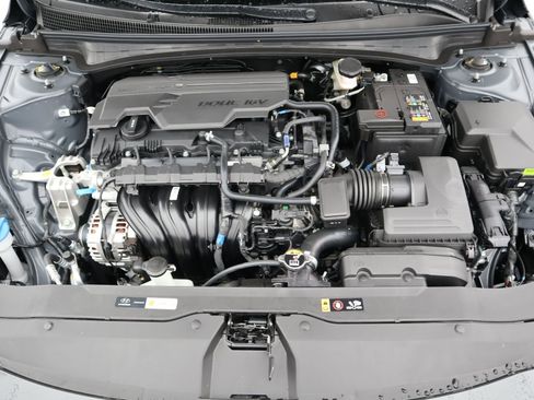 New 2025 Hyundai Elantra Limited image 6