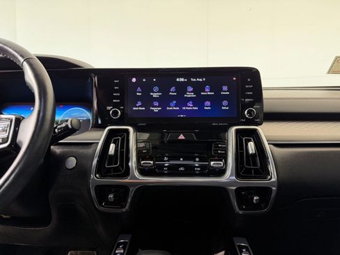 Used 2023 Kia Sorento SX AWD/4WD image 18