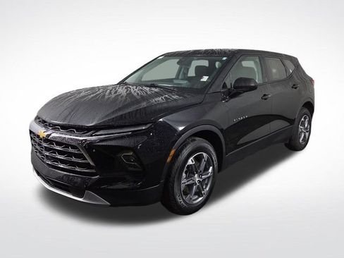 Used 2023 Chevrolet Blazer LT w/ Driver Confidence Package FWD image 2