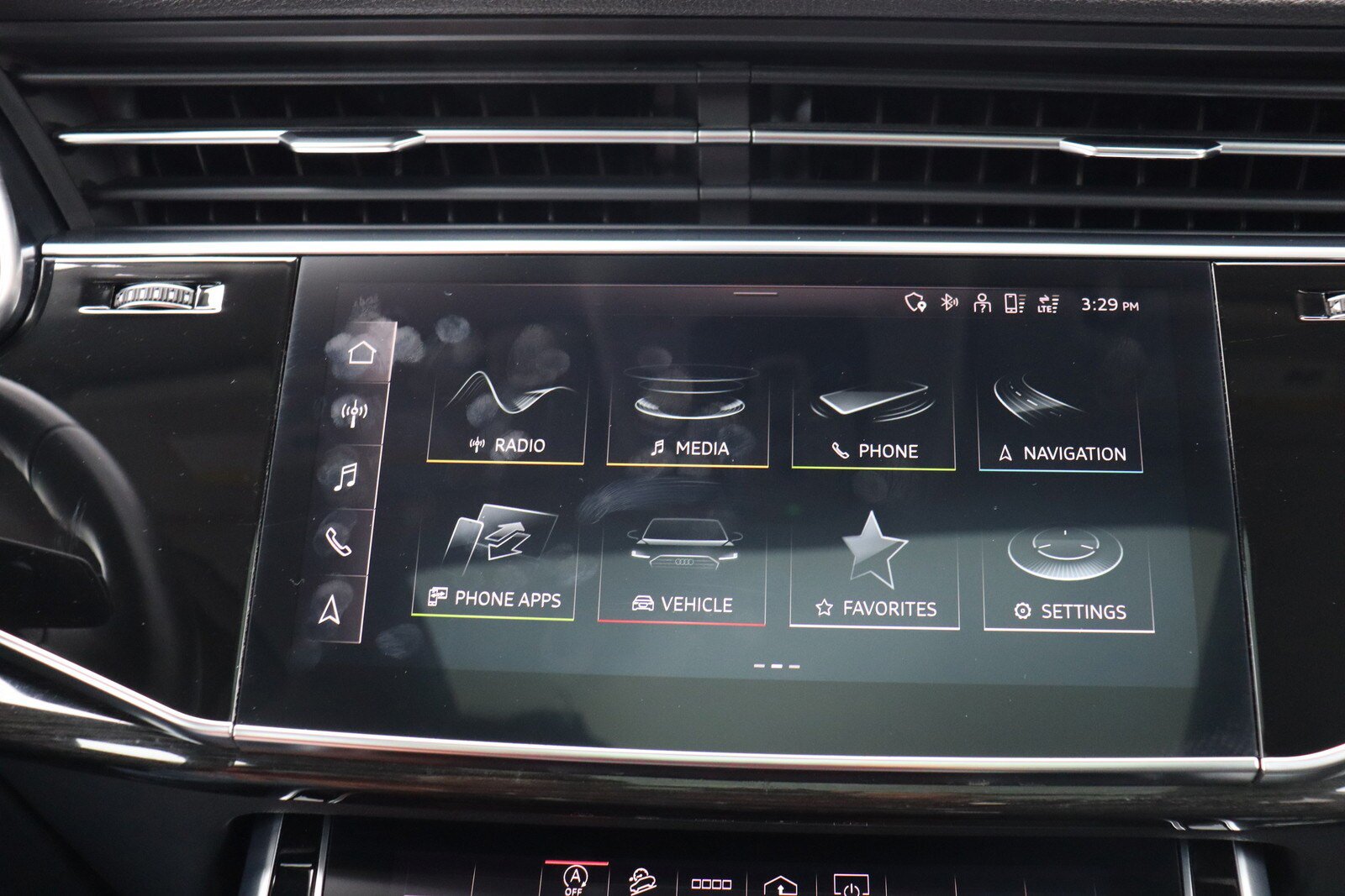 Used 2023 Audi Q8 Premium Plus w/ Premium Plus Package AWD/4WD image 29