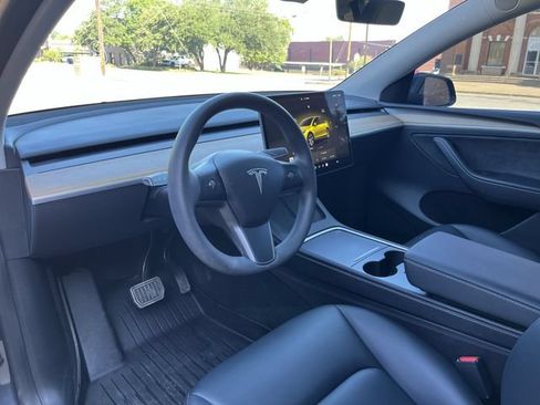 Used 2023 Tesla Model Y Long Range AWD/4WD image 10