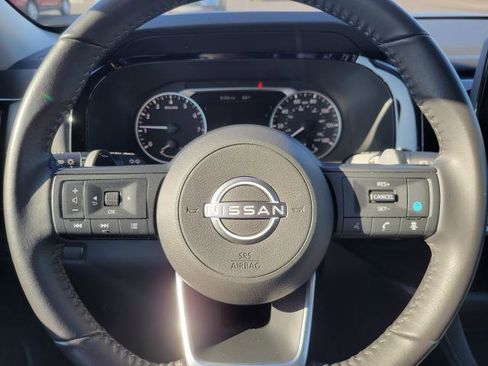 Used 2025 Nissan Pathfinder SV AWD/4WD image 10