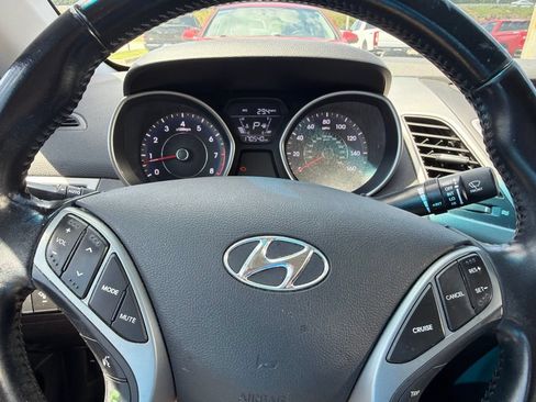 Used 2016 Hyundai Elantra Value Edition FWD image 9