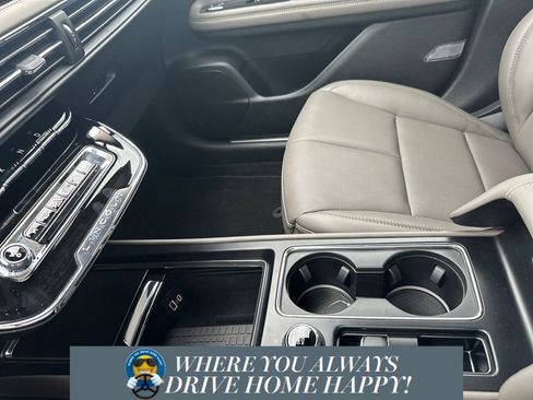 New 2025 Lincoln Corsair Reserve image 16