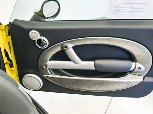 Used 2002 MINI Cooper S FWD image 19