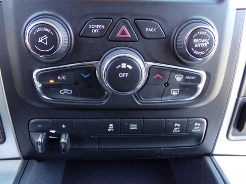 Used 2018 RAM 1500 Big Horn AWD/4WD image 40
