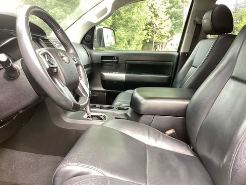 Used 2022 Toyota Sequoia TRD Pro AWD/4WD image 7