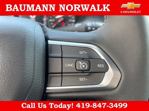 Used 2026 Jeep Compass Latitude w/ Sun and Sound Group AWD/4WD image 9