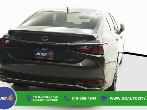 Used 2024 Lexus ES 300h w/ Premium Package FWD image 10