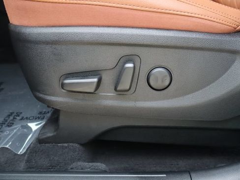 Used 2025 Kia Telluride AWD image 13