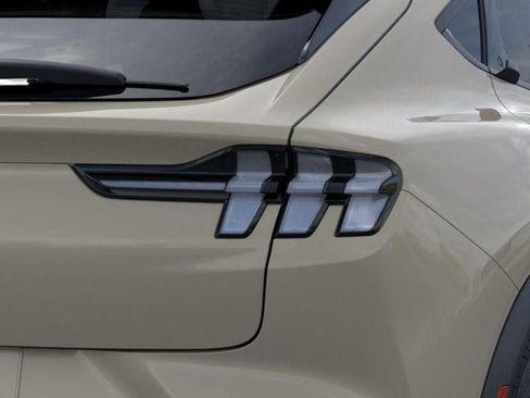 New 2026 Ford Mustang Mach-E Select RWD image 21