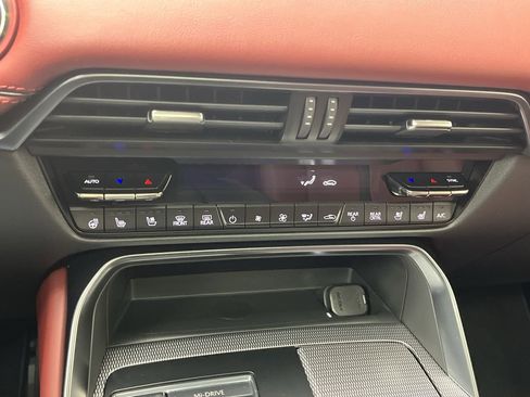 Certified 2025 MAZDA CX-70 Plug-In Hybrid w/ Premium Plus image 26