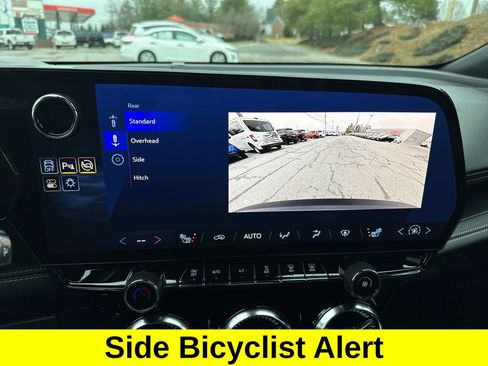 Used 2024 Chevrolet Blazer EV LT image 21