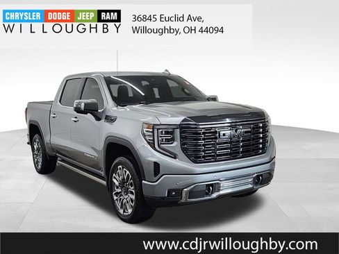 Used 2023 GMC Sierra 1500 Denali Ultimate AWD/4WD image 3