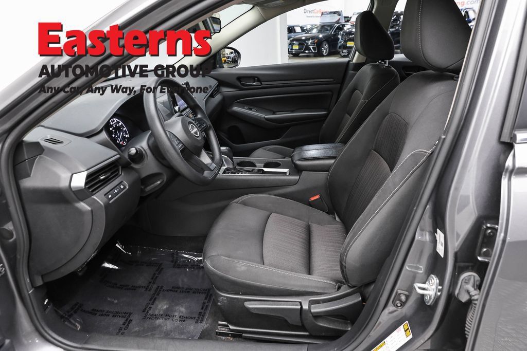 Used 2024 Nissan Altima 2.5 S FWD image 13