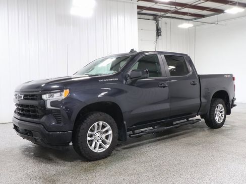 Used 2023 Chevrolet Silverado 1500 RST image 2