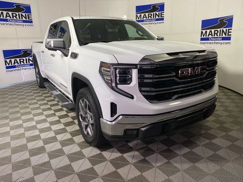 Used 2023 GMC Sierra 1500 SLT w/ SLT Convenience Package AWD/4WD image 1
