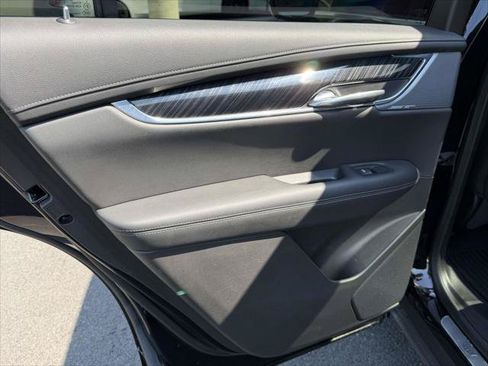 Used 2023 Cadillac XT6 Premium Luxury w/ LPO, Floor Liner Package AWD/4WD image 14