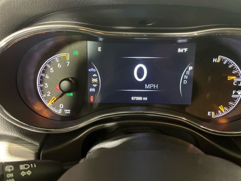 Used 2019 Jeep Grand Cherokee Limited w/ Luxury Group II AWD/4WD image 17