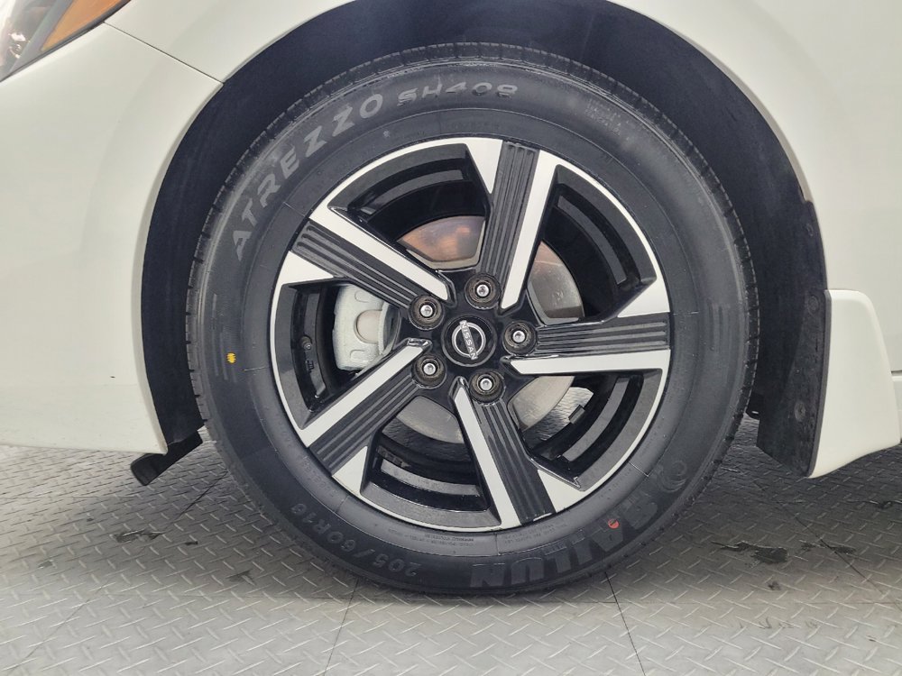 Used 2025 Nissan Sentra SV FWD image 31