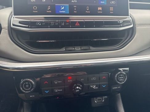 Used 2022 Jeep Compass Limited w/ Elite Group image 28