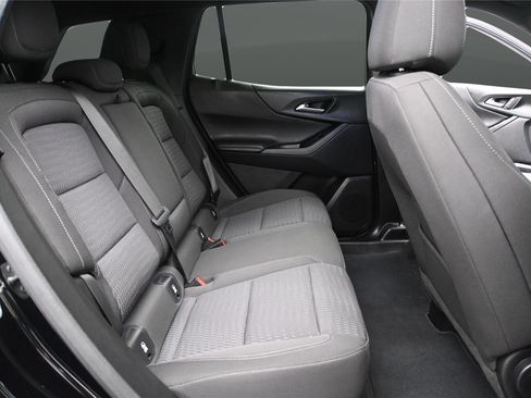 Used 2025 Chevrolet Equinox LT w/ Safety and Technology Package FWD image 16