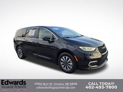 Used 2023 Chrysler Pacifica Touring-L