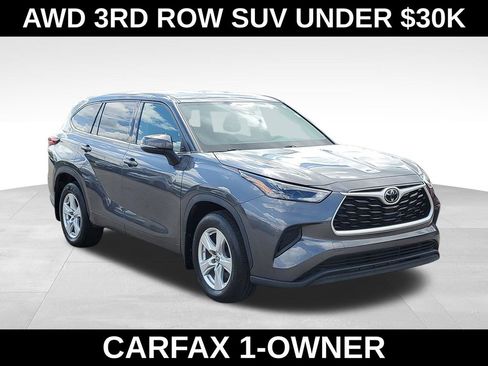 Used 2022 Toyota Highlander L AWD/4WD image 1