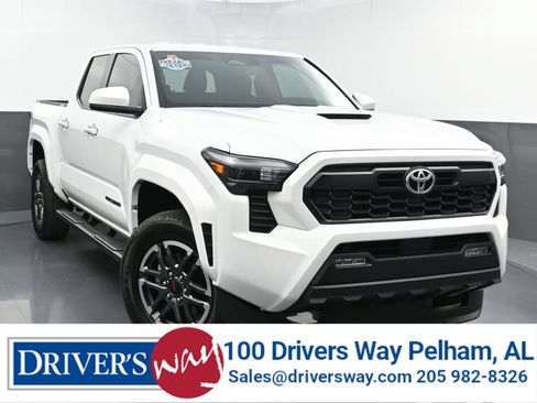 Used 2024 Toyota Tacoma TRD Sport AWD/4WD image 1