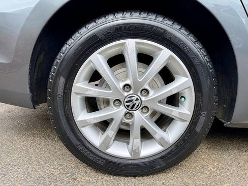 Used 2012 Volkswagen Jetta SE FWD image 28