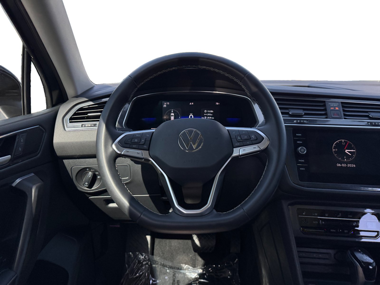 Used 2023 Volkswagen Tiguan SE FWD image 12
