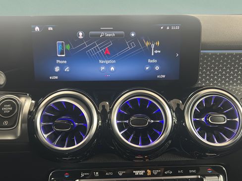 Used 2024 Mercedes-Benz GLB 250 image 19