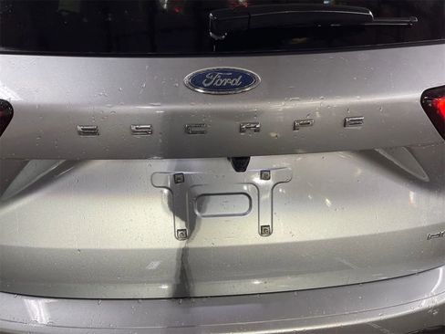 Used 2023 Ford Escape ST-Line AWD/4WD image 16