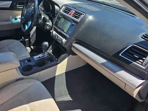Used 2016 Subaru Outback 2.5i Premium w/ Popular Package #1 AWD/4WD image 2