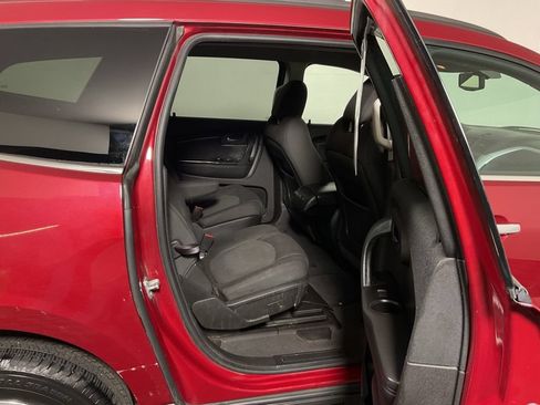 Used 2012 Chevrolet Traverse LT FWD image 29