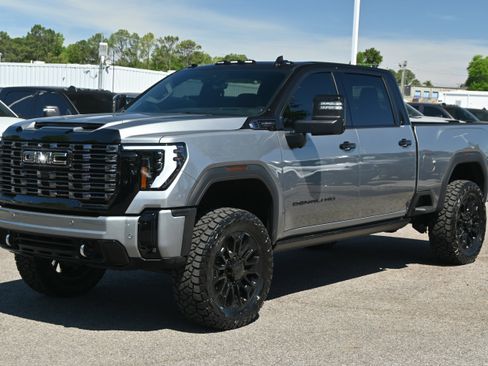 Used 2026 GMC Sierra 2500 Denali Ultimate w/ Max Trailering Package image 8