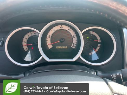 Used 2014 Toyota Tacoma 4x4 Double Cab w/ SR5 Package image 9