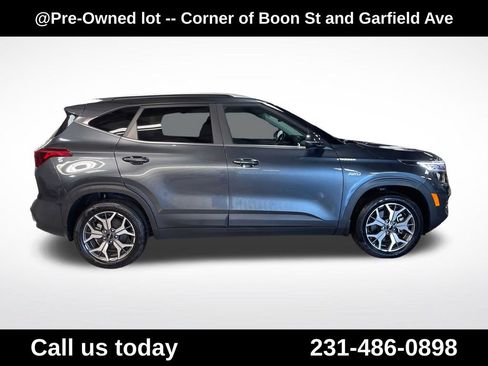 Used 2023 Kia Seltos EX AWD/4WD image 6