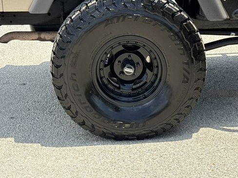 Used 2005 Jeep Wrangler Unlimited Rubicon w/ Sahara Edition Group AWD/4WD image 11
