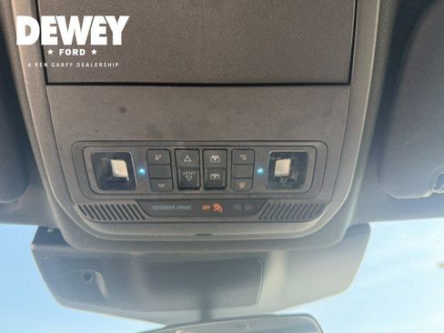 Used 2020 Ford Explorer XLT w/ Equipment Group 202A AWD/4WD image 18