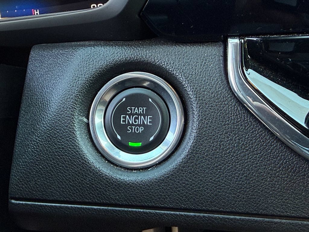 Used 2025 Chevrolet Colorado Trail Boss AWD/4WD image 17